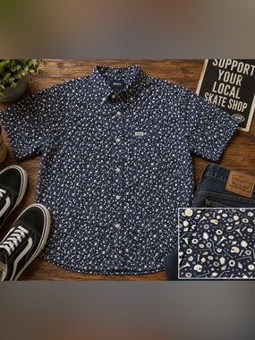 Matix Skull Print Button Up Shirt Large Blue White Short Sleeve Skate Surf